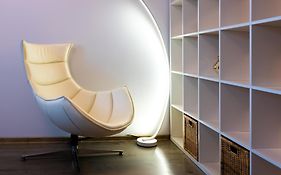 Thome White Flat